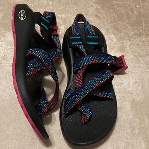Chaco Z2 Classic Athletic Sandal in Amp Magenta Size 7